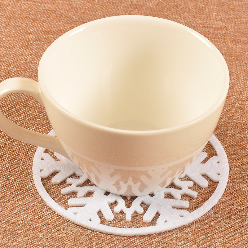 2Pcs 10cm Snowflake Shape Felt Round Dining Pad Christmas Party DIY Kitchen Decor Home Heat Insulation Xmas Mat Decoration 62298